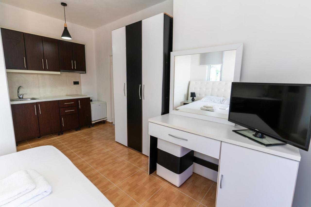 Laa Melossa Sarandë Exteriör bild